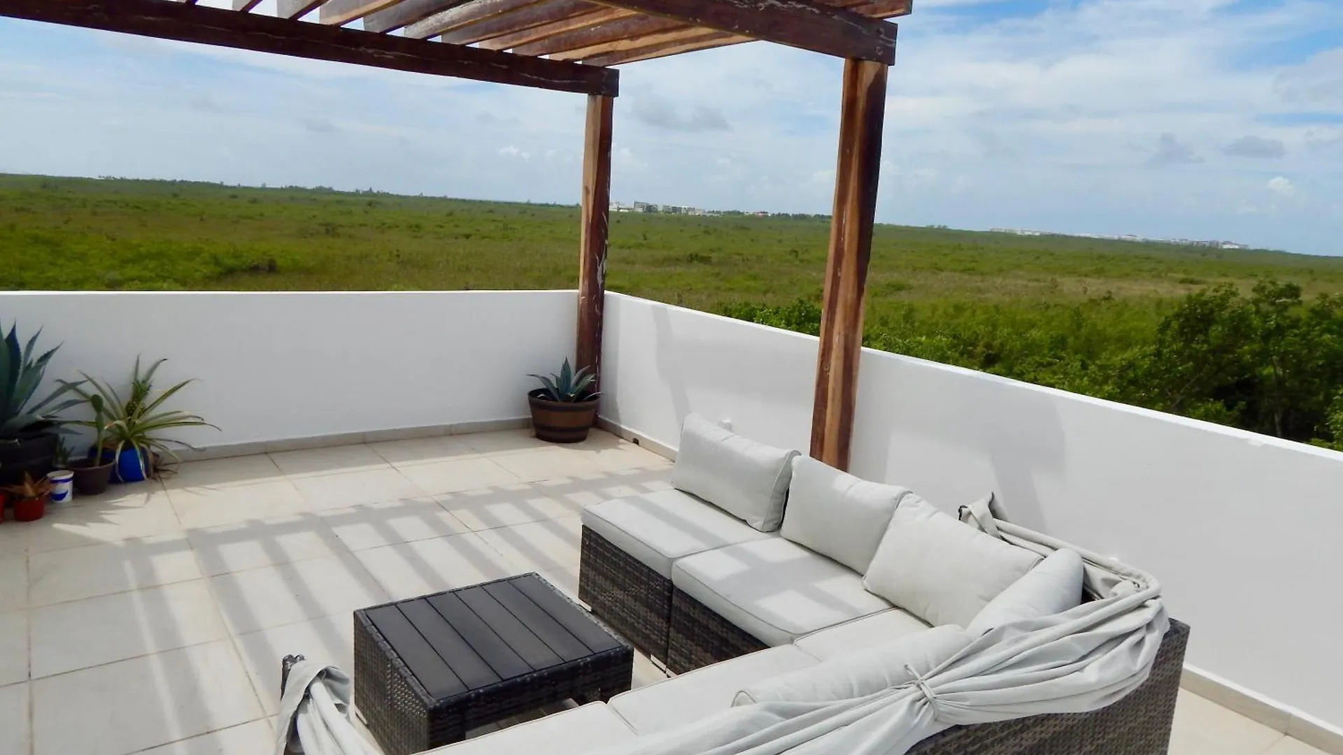 2 Br-House In Puerto Morelos With Stunning View
